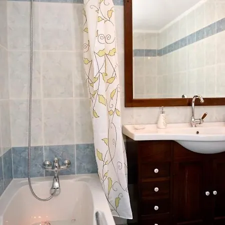 Aperanto Luxury Villas *